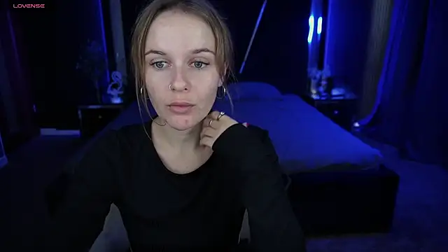 MaribelRiverr  online show from 09/20/25, 05:34