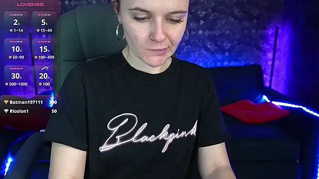 MaribelRiverr  online show from 02/25/25, 09:42