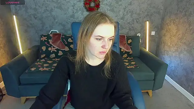 MaribelRiverr  online show from 12/23/25, 06:45