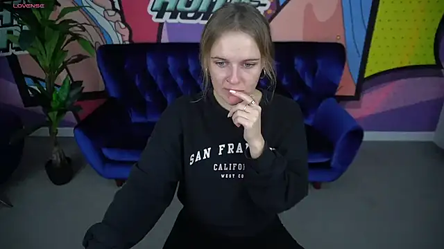 MaribelRiverr  online show from 10/21/25, 05:40