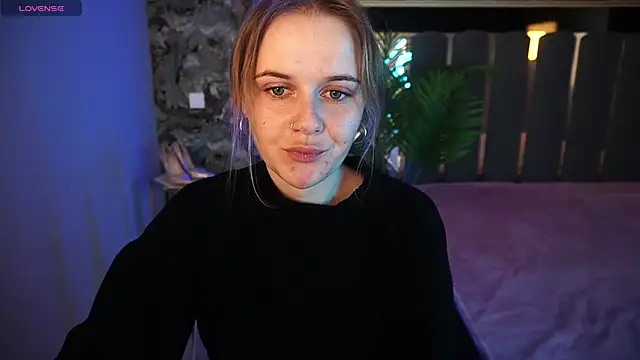 MaribelRiverr  online show from 11/04/25, 06:39