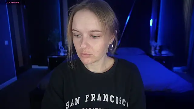 MaribelRiverr  online show from 09/28/25, 05:47