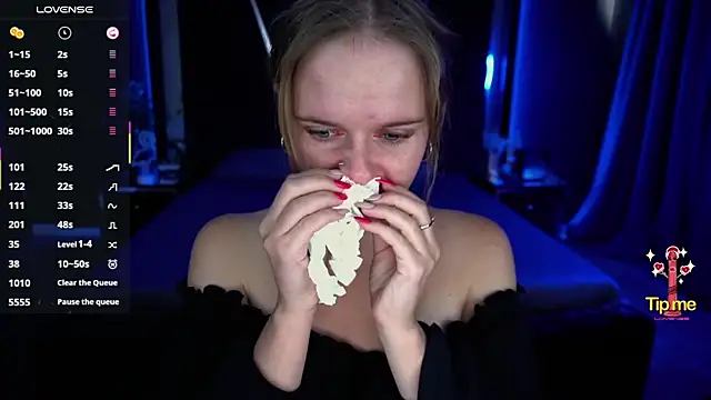 MaribelRiverr  online show from 09/15/25, 07:42