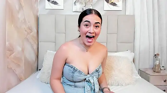 Jaslyn  Smith online show from 10/24/25, 04:28