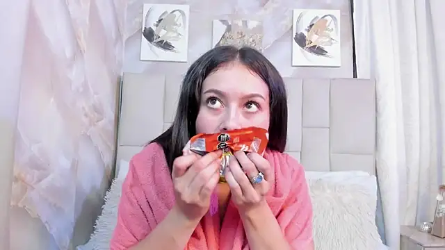 Snapshot of Jaslyn__Smith chatting on 02/20/26, 05:04 Jaslyn Smith online show from 02/20/26, 05:04