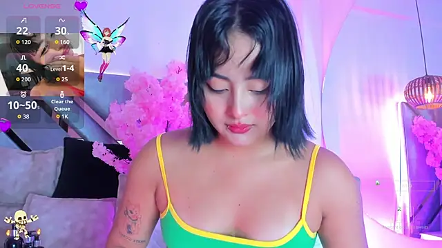 KimVelezz online show from 11/06/25, 07:07