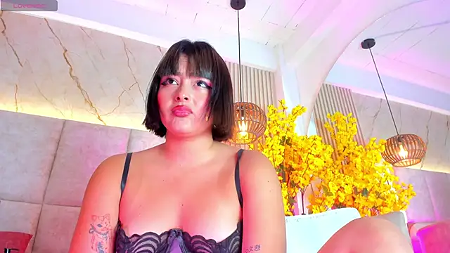 KimVelezz online show from 04/14/26, 07:19