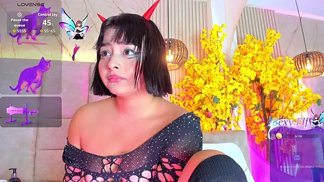 KimVelezz online show from 04/30/26, 07:21