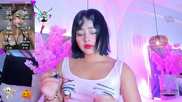 KimVelezz online show from 10/30/25, 07:11