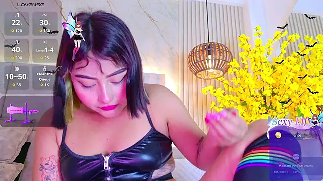 KimVelezz online show from 05/21/26, 04:48