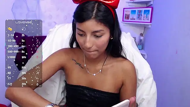 Snapshot of Cailee_Mansour chatting on 10/17/25, 08:10 Cailee Mansour online show from 10/17/25, 08:10