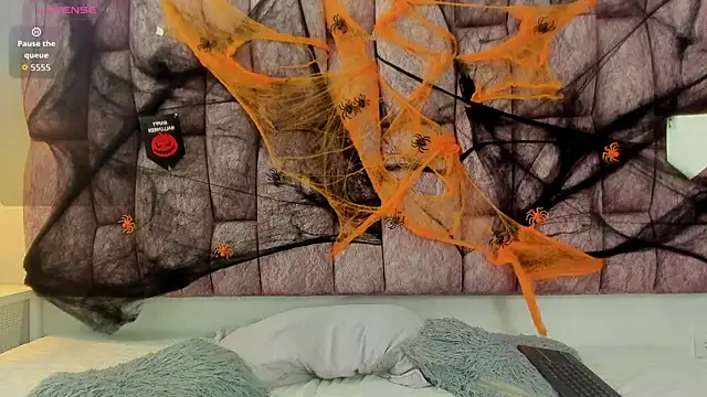 britanny-collyns online show from 10/29/25, 07:46