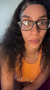 Snapshot of Honeydipp73 chatting on 10/20/25, 10:21 Honeydipp73 online show from 10/20/25, 10:21