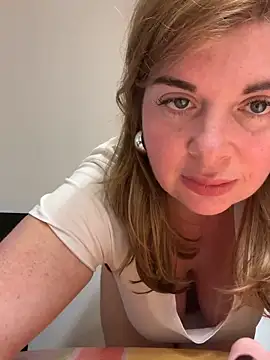 Snapshot of Lombada chatting on 02/20/26, 06:37 Lombada online show from 02/20/26, 06:37