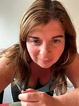 Snapshot of Lombada chatting on 10/03/25, 01:56 Lombada online show from 10/03/25, 01:56