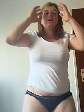 Snapshot of Lombada chatting on 04/06/26, 06:25 Lombada online show from 04/06/26, 06:25