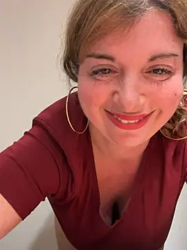 Snapshot of Lombada chatting on 02/15/26, 10:09 Lombada online show from 02/15/26, 10:09