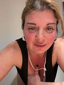 Snapshot of Lombada chatting on 02/16/26, 10:29 Lombada online show from 02/16/26, 10:29