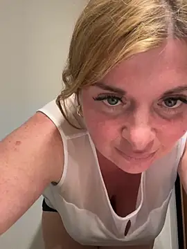 Snapshot of Lombada chatting on 03/18/26, 08:32 Lombada online show from 03/18/26, 08:32