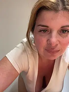 Snapshot of Lombada chatting on 02/09/26, 10:08 Lombada online show from 02/09/26, 10:08