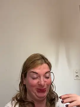 Snapshot of Lombada chatting on 03/02/26, 05:08 Lombada online show from 03/02/26, 05:08