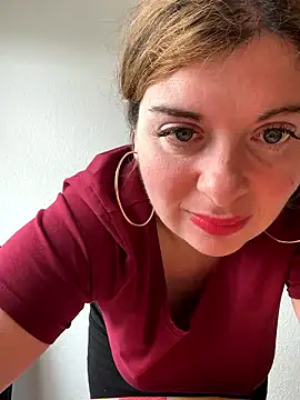 Snapshot of Lombada chatting on 02/15/26, 10:03 Lombada online show from 02/15/26, 10:03