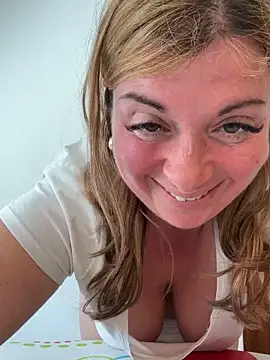 Snapshot of Lombada chatting on 04/03/26, 02:56 Lombada online show from 04/03/26, 02:56