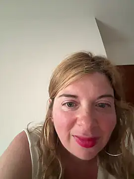 Snapshot of Lombada chatting on 03/07/26, 06:31 Lombada online show from 03/07/26, 06:31