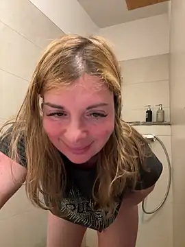 Snapshot of Lombada chatting on 04/01/26, 08:06 Lombada online show from 04/01/26, 08:06