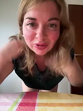 Snapshot of Lombada chatting on 02/21/26, 07:43 Lombada online show from 02/21/26, 07:43