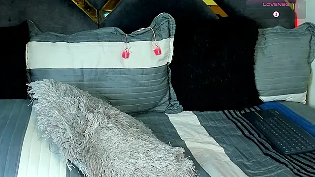 Snapshot of jeicob_stone chatting on 10/02/25, 06:39 jeicob stone online show from 10/02/25, 06:39