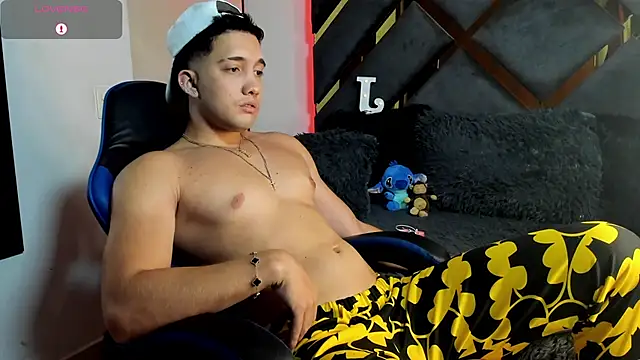 Snapshot of jeicob_stone chatting on 02/16/26, 12:31 jeicob stone online show from 02/16/26, 12:31