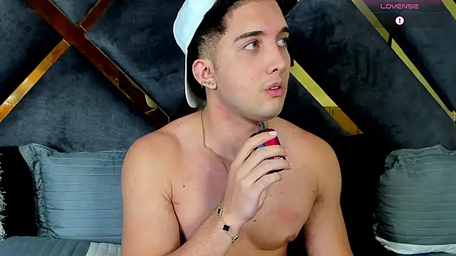 Snapshot of jeicob_stone chatting on 09/25/25, 04:07 jeicob stone online show from 09/25/25, 04:07