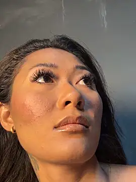 thai-dreamgirl online show from 10/22/25, 11:03