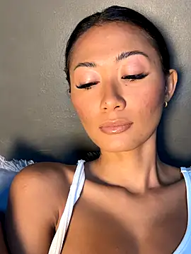 thai-dreamgirl online show from 10/30/25, 11:01