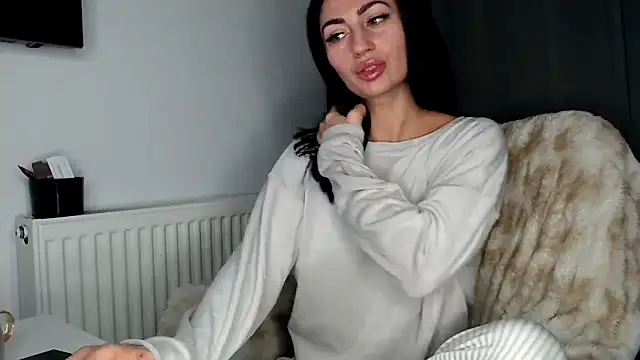 ElizabethAC online show from 12/01/25, 04:35