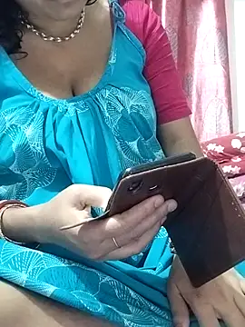 Snapshot of miss-Riy chatting on 06/19/26, 05:02 miss-Riy online show from 06/19/26, 05:02