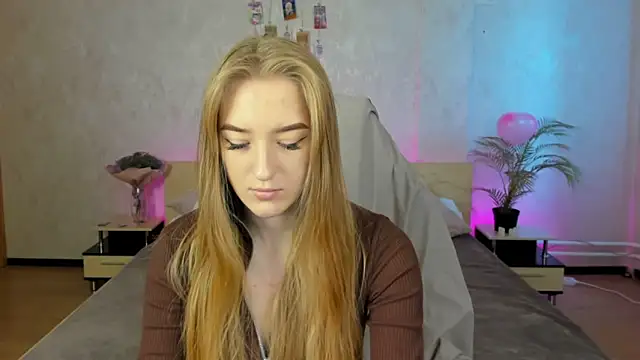 Snapshot of Stacy_River chatting on 02/19/25, 08:12 Stacy River online show from 02/19/25, 08:12