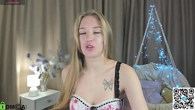 Snapshot of Stacy_River chatting on 10/15/25, 09:39 Stacy River online show from 10/15/25, 09:39