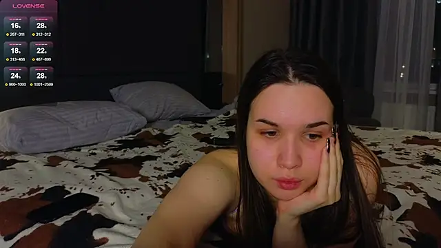 Snapshot of Roxie_Mils chatting on 03/14/25, 06:29 Roxie Mils online show from 03/14/25, 06:29