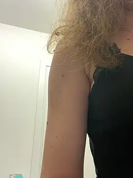 Snapshot of EvaRush chatting on 12/12/24, 09:26 EvaRush online show from 12/12/24, 09:26