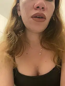 Snapshot of EvaRush chatting on 12/15/24, 06:59 EvaRush online show from 12/15/24, 06:59