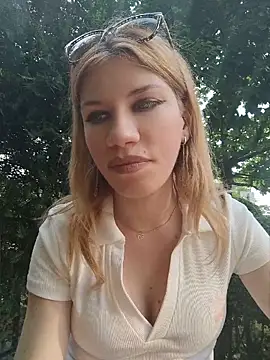 EvaRush online show from 05/25/26, 04:17