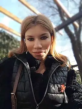 EvaRush online show from 03/15/26, 12:45