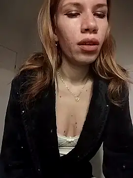 Snapshot of EvaRush chatting on 10/04/25, 05:25 EvaRush online show from 10/04/25, 05:25