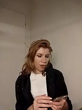 EvaRush online show from 12/22/25, 08:53