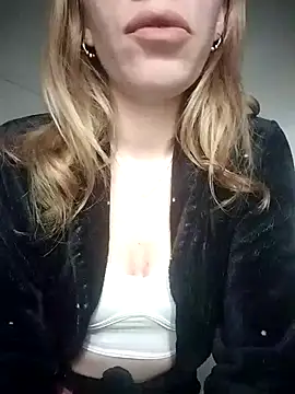 Snapshot of EvaRush chatting on 10/05/25, 09:05 EvaRush online show from 10/05/25, 09:05