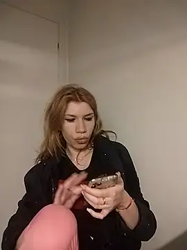 EvaRush online show from 12/17/25, 09:53