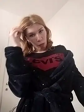 EvaRush online show from 12/20/25, 10:51