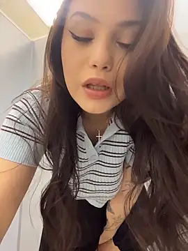 Chloe  Moon online show from 05/04/26, 03:37
